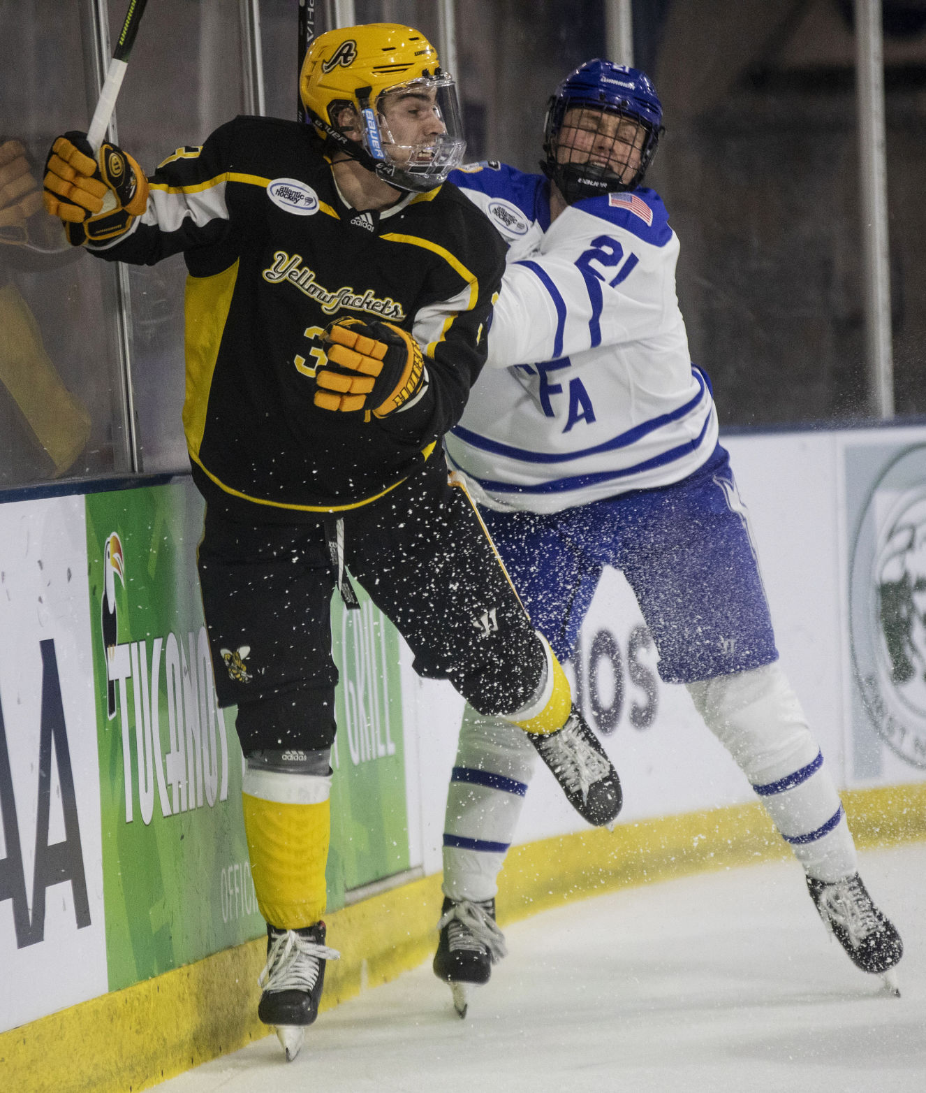 010520-s-airforcehockey 04.jpg